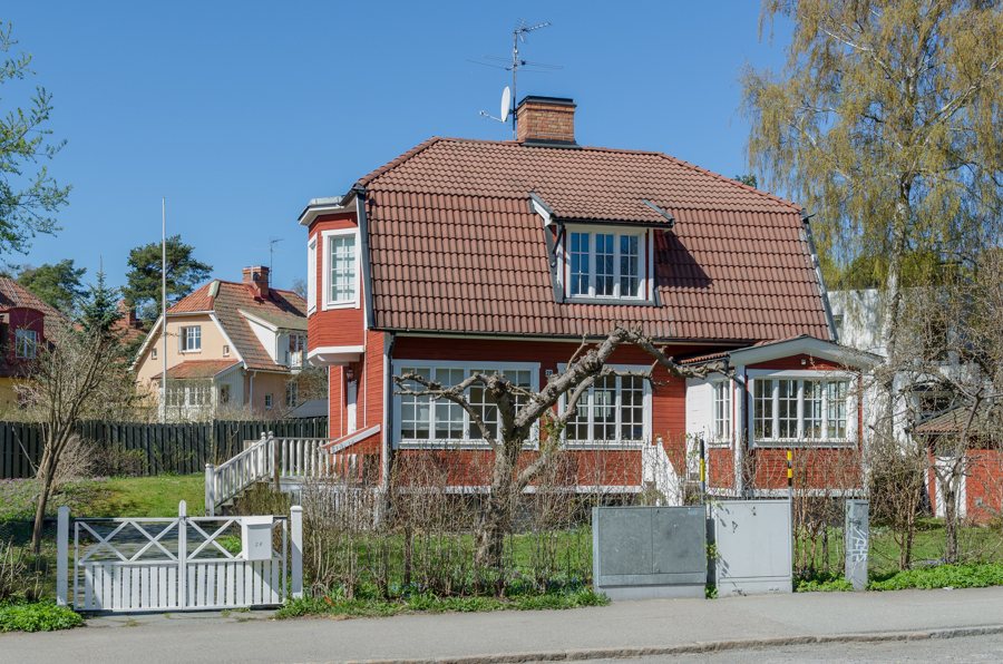 File:Gamla Enskede 2012c.jpg