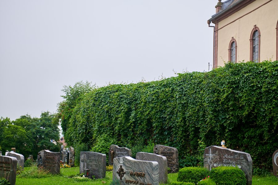 File:D-6-73-149-4, Kirchhofmauer Oberelsbach 20200710 110.jpg