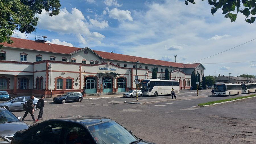 File:Alföldi Kéktúra pecsételőhely Sátoraljaújhely OKTPH 143 AKPH 69 2.jpg