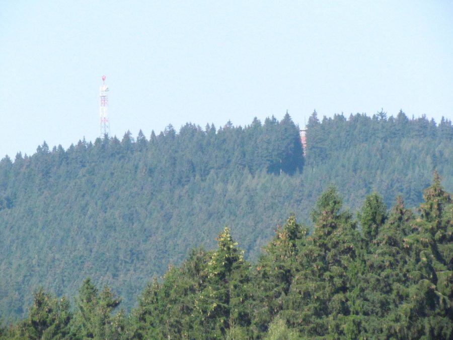 File:Kuhberg (Stützengrün) Turm.jpg