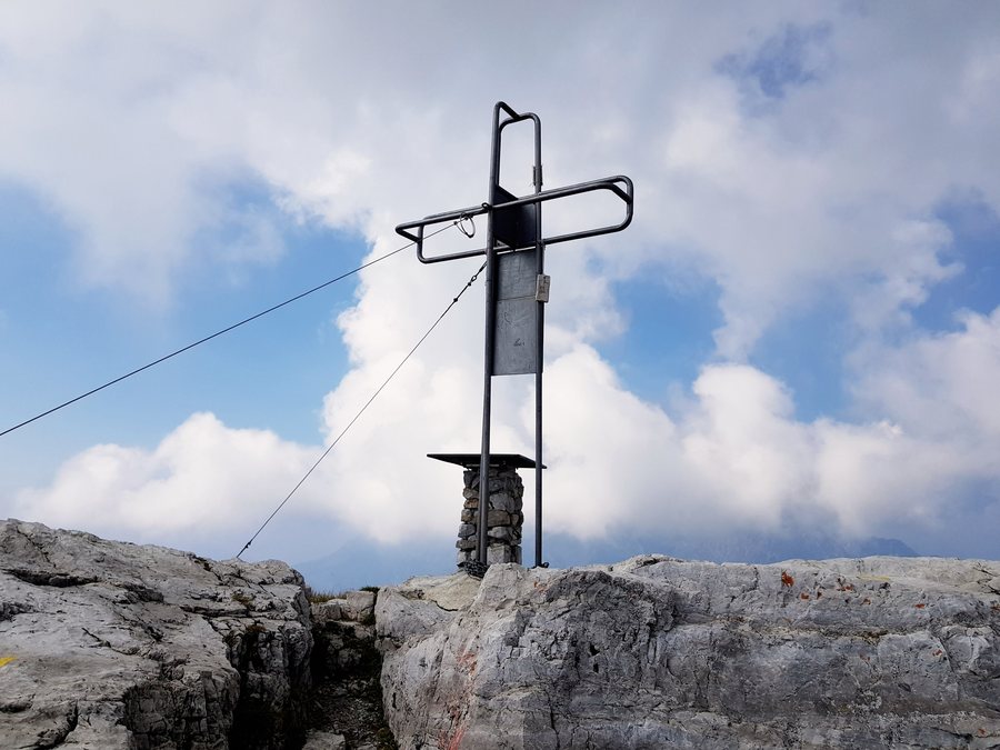 File:Summit cross of Zuccone Campelli - Barzio, Lecco, Lombardy, Italy 2021-09-12.jpg