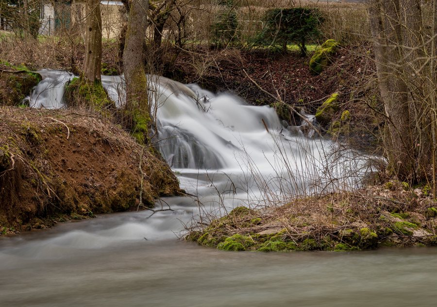 File:Doos Aufseß Wasserfall-20200308-RM-154138.jpg