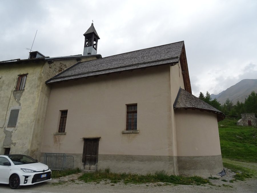 File:Passo del Tonale, chiesa di San Bartolomeo vecchia 01.jpg