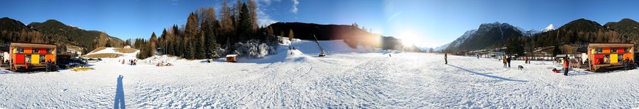 Panorama des Schilifts in Trins im Winter