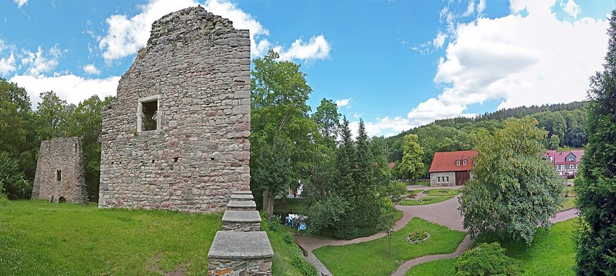 Ruine der Wasserburg der Herren von Wangenheim in Winterstein