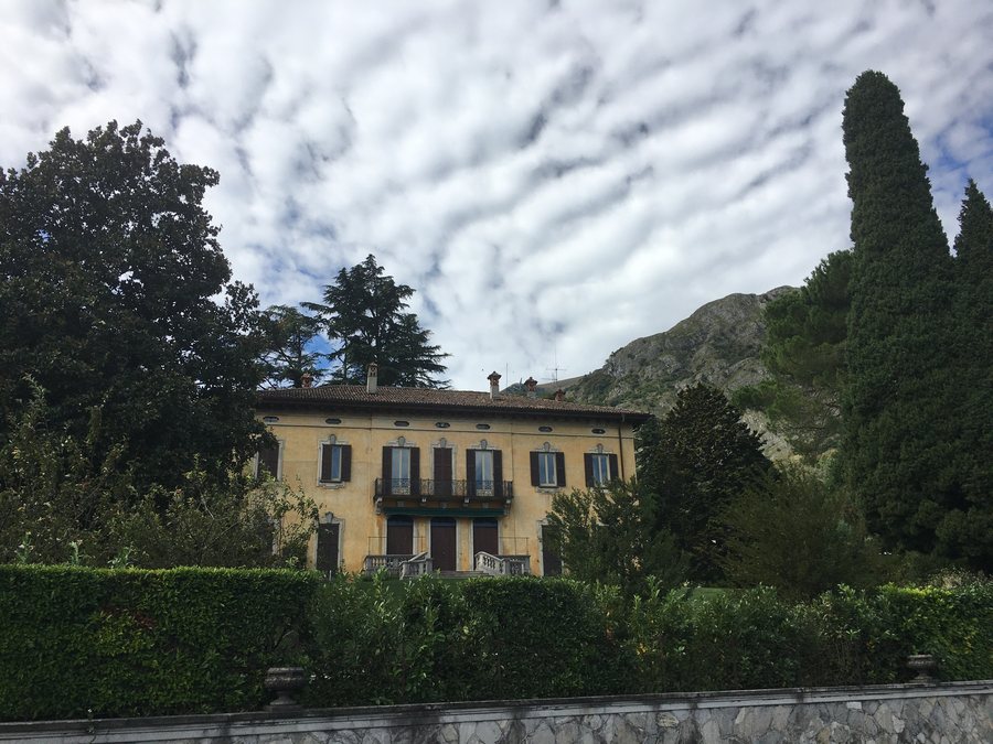 File:Villa il Giumello, villa in Cadenabbia, villages in Griante, Italy, 1935.jpg