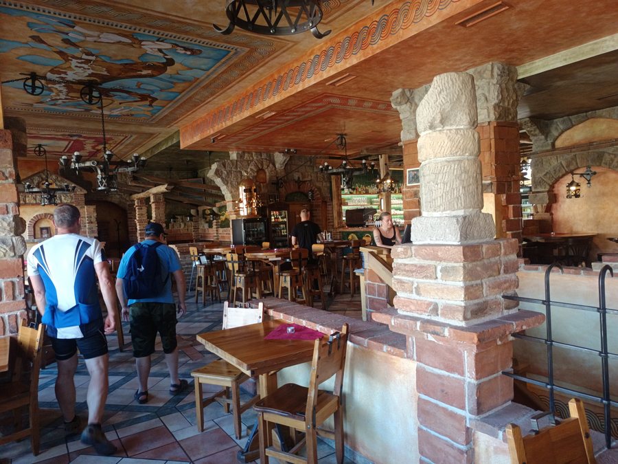 File:Pizzerie a Steakhouse Lužan, náměstí Lužické, Rumburk 1, okres Děčín, Ústecký kraj, Česko 2026.jpg