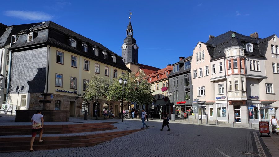 Marktstraße in Ilmenau mit Stadtapotheke und Stadtkirche St. Jakobus