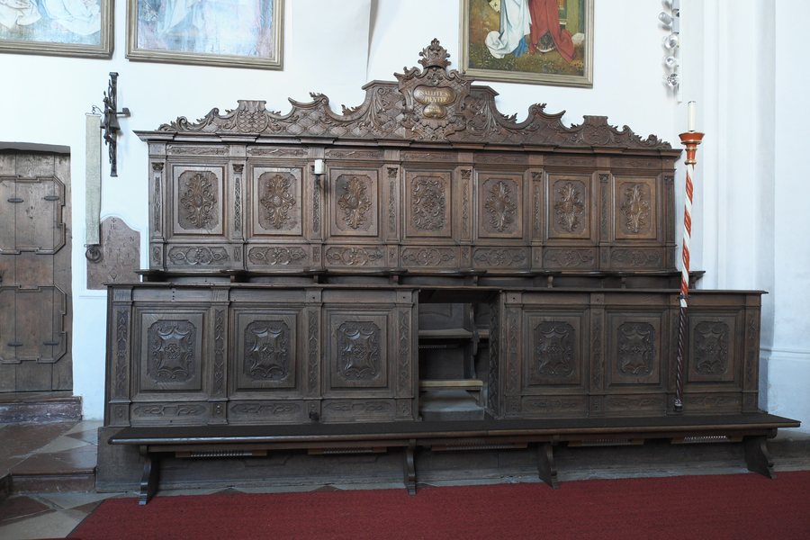 File:Sankt Wolfgang (Oberbayern) St. Wolfgang Chorgestühl 471.jpg