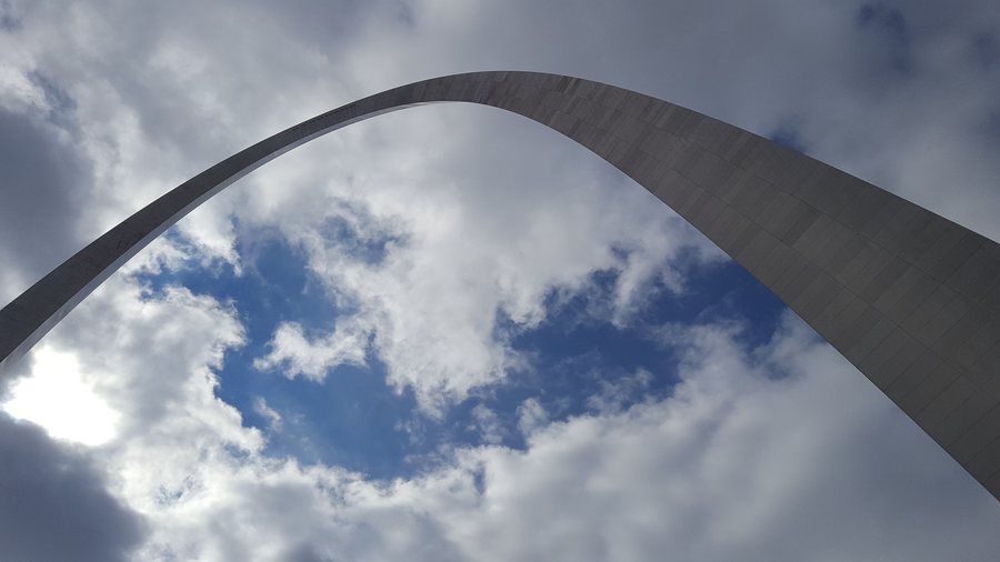 File:The Gateway Arch in St. Louis, Missouri, United States.jpg