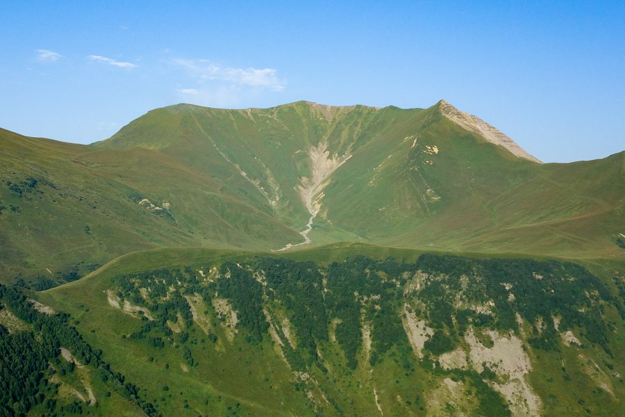 File:Mt Meketi (view from Gudauri).jpg