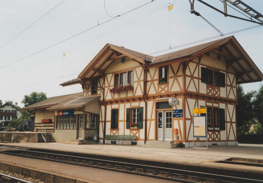 Zäziwil, Stationsgebäude, Bahnseite