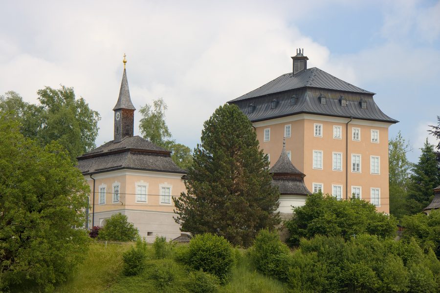 Schloss Seeburg in Seekirchen am Wallersee, Südwest-Ansicht