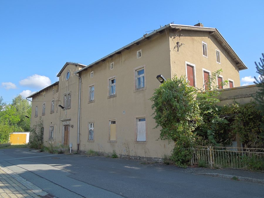File:Leutersdorf Bahnhof 1.jpg