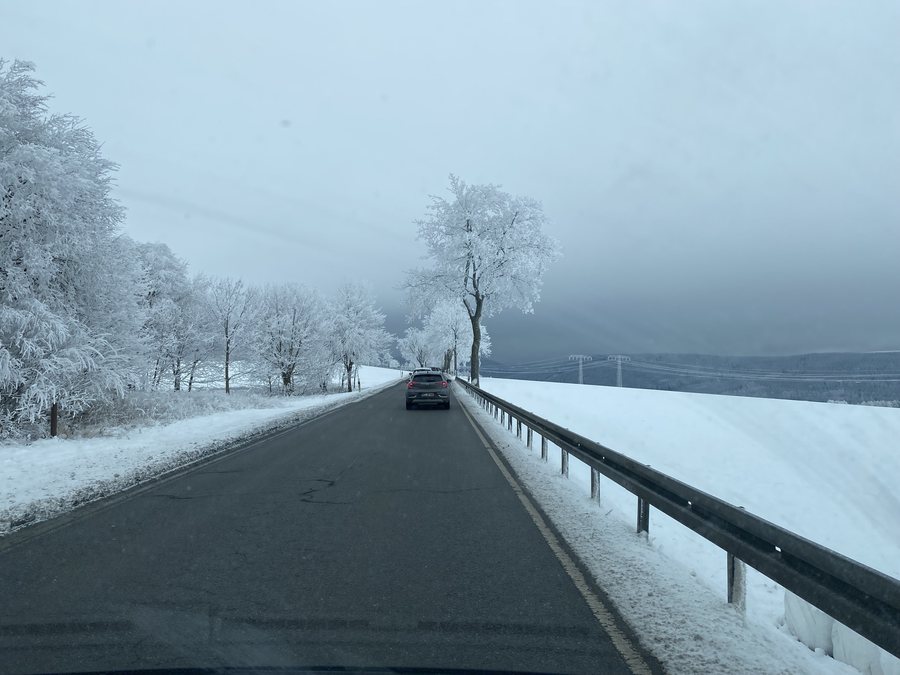 File:Scheibenberg Staatsstraße S 268 lub 2023-01-28 Winter.jpg