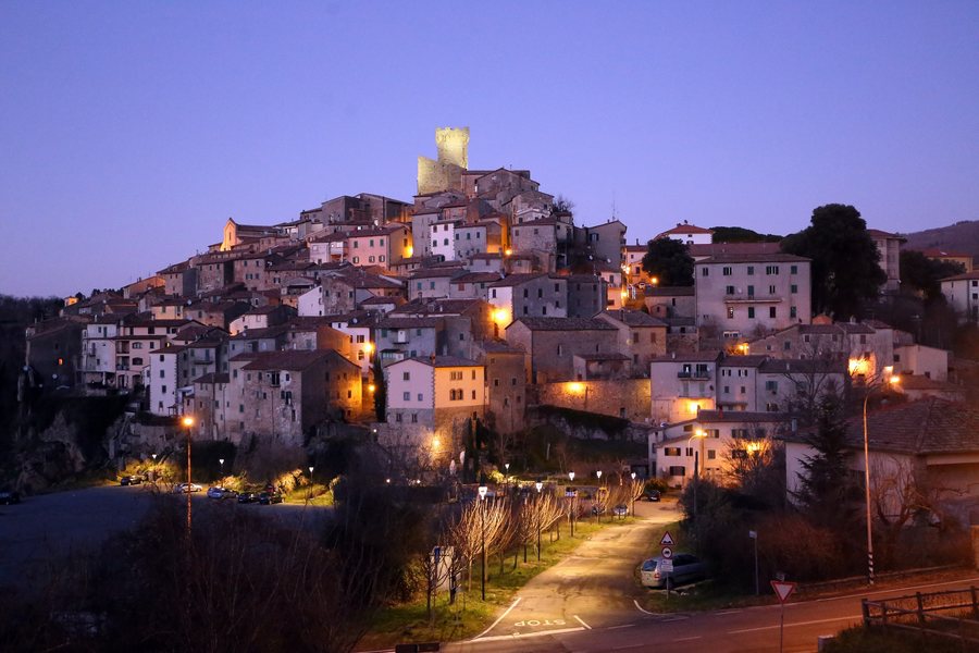 File:Arcidosso, veduta 01.jpg