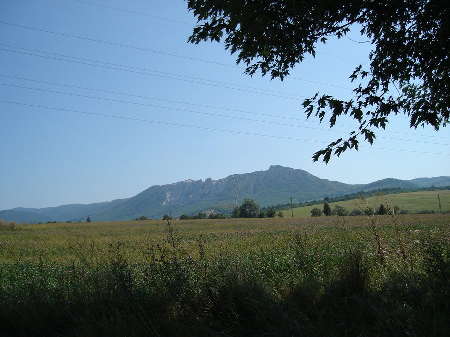 File:Bél-kő Mikófalva felől - panoramio.jpg