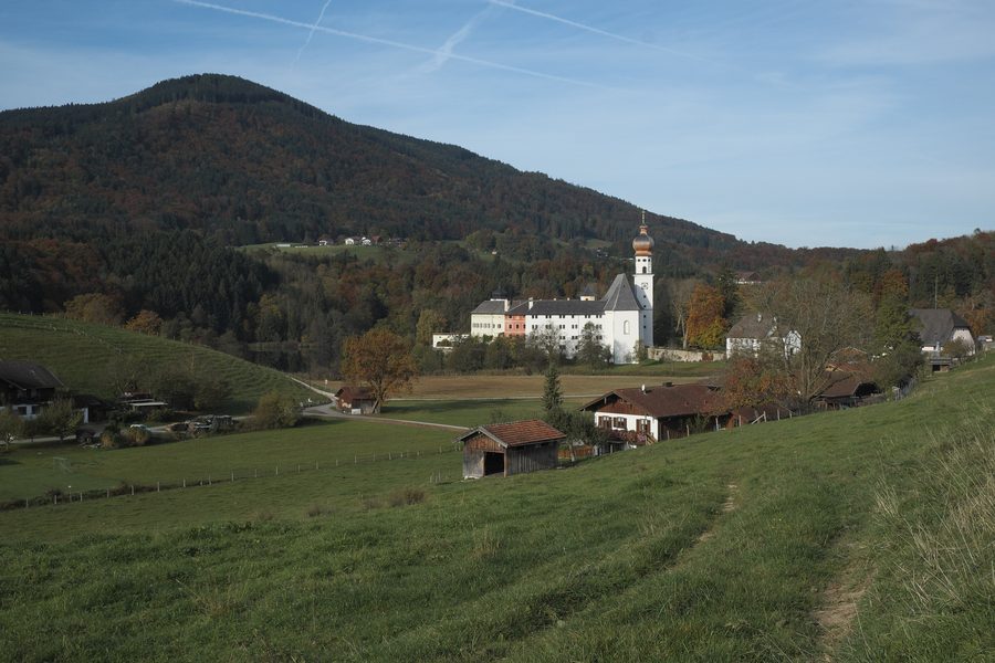 Ehemaliges Augustiner-Chorherren-Stift Kloster Höglwörth in Höglwörth bei Anger
