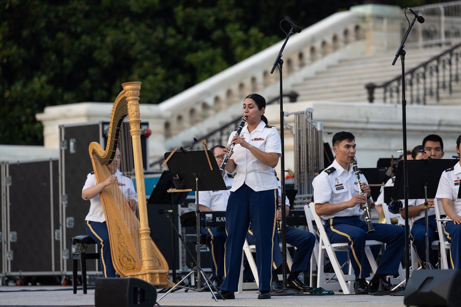 File:The United States Army Concert Band performs at The Capitol in Washington, D.C. on August 15, 2025 - 34.jpg