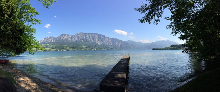 Panoramablick auf den Attersee von Nußdorf aus