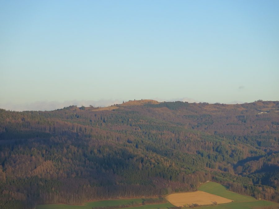 Blick von der Großen Haube bei Motten auf die Rhönlandschaft