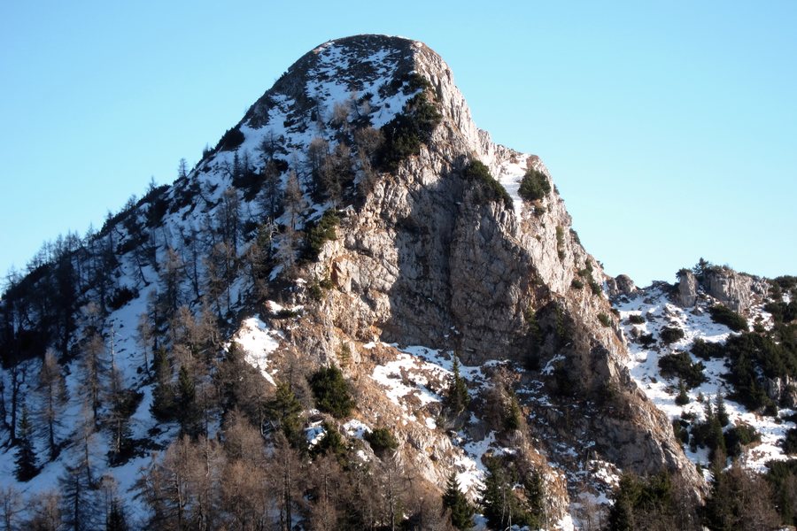 File:Summit Pizzo Badile Brembano 2044m north-west face - Piazzatorre, Bergamo, Lombardy, Italy - 2022-01-29.jpg