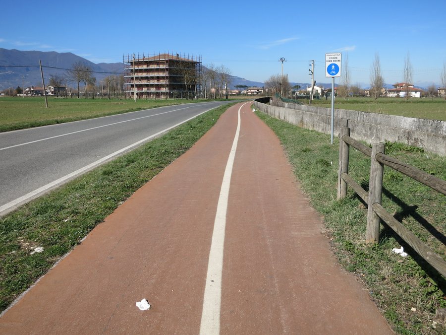 File:Ciclovia della Conca Reatina - tratto Rieti-Chiesa Nuova 11.JPG