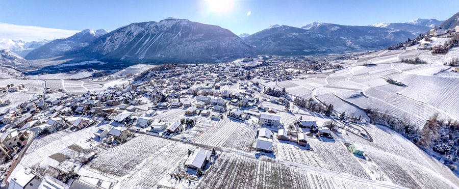 File:Noble-Contrée (Miège, Veyras, Venthône) sous la neige, janvier 2021.jpg