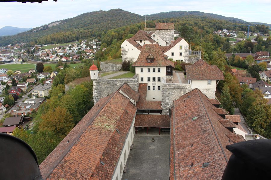 Festung Aarburg mit historischem Ortsbild