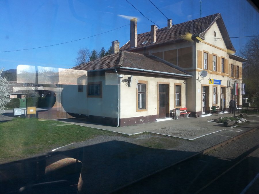 File:Diósjenő vasútállomás1.jpg