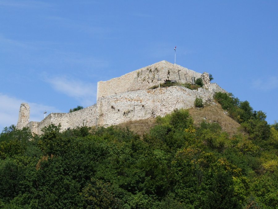 File:Csókakő castle.JPG